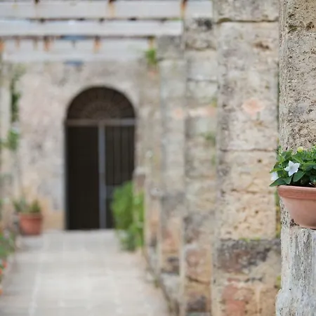 בית נופש Corte Degli Allori - Salento Patù